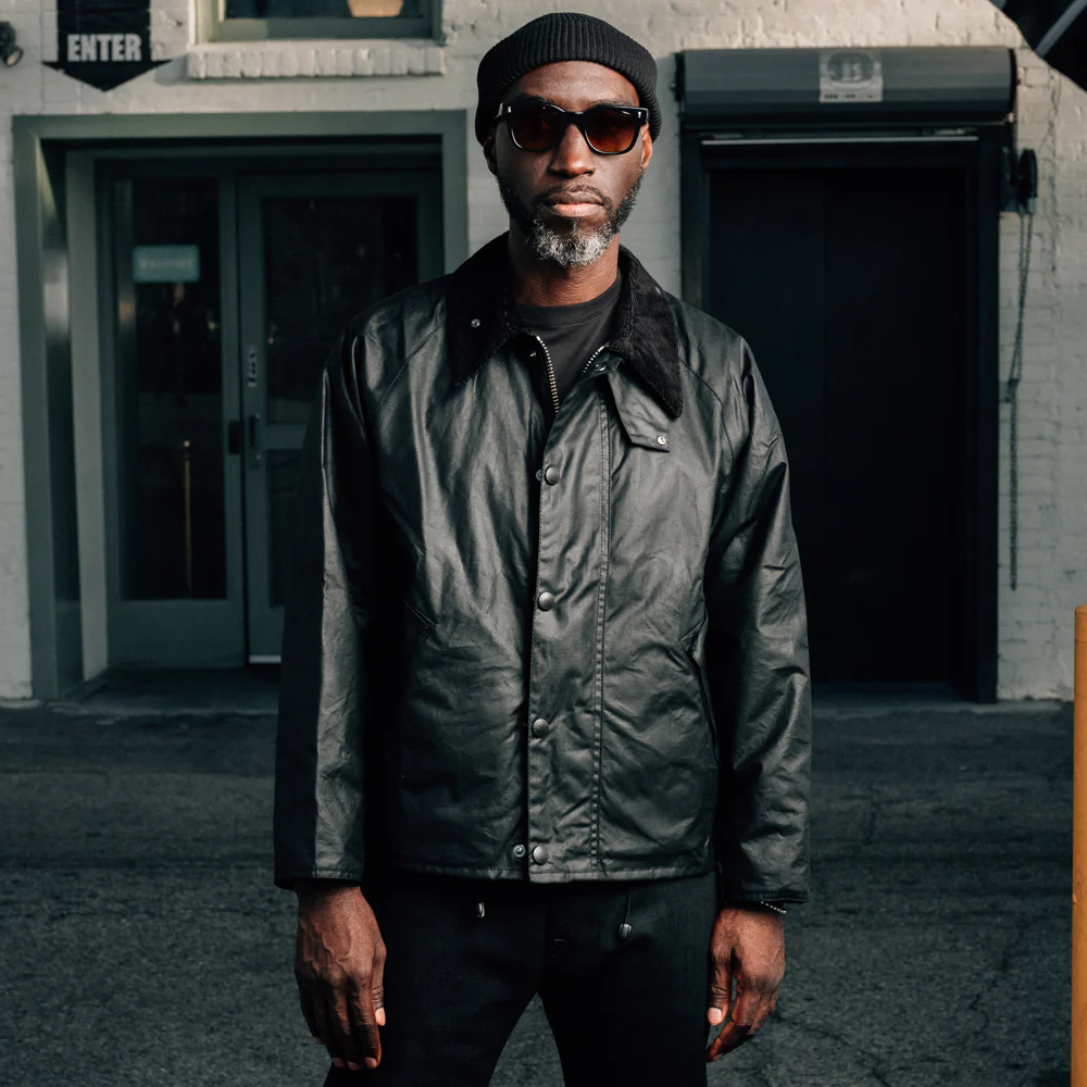 バブアー 春 トランスポート メンズ コーデ